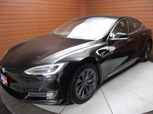 Used 2018 Tesla Model S 75D image 5