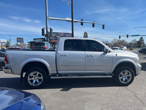 Used 2018 RAM 1500 Laramie image 7