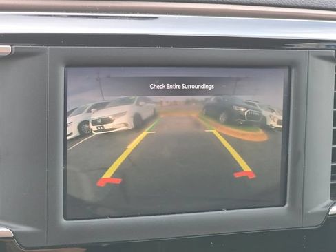 Used 2023 Chrysler Voyager LX FWD image 17