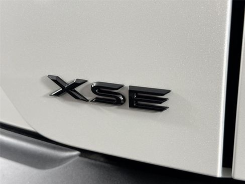 New 2026 Toyota C-HR AWD/4WD image 10
