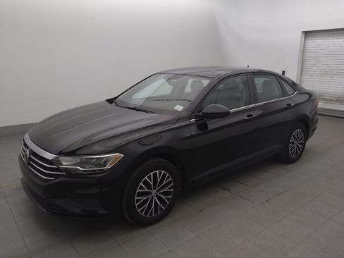 Used 2020 Volkswagen Jetta SE w/ SE Cold Weather Package FWD image 2