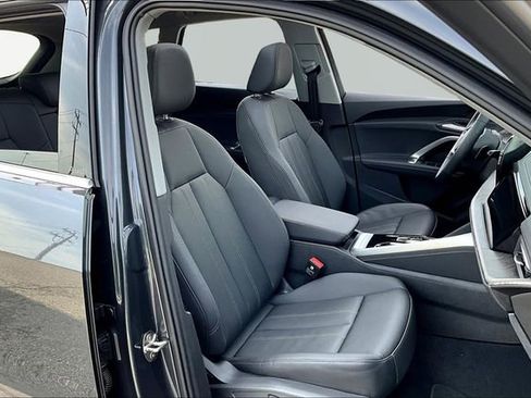 Used 2025 Audi Q5 Premium image 7