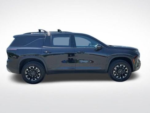 Used 2025 Chevrolet Traverse Z71 w/ Enhanced Driving Package AWD/4WD image 18
