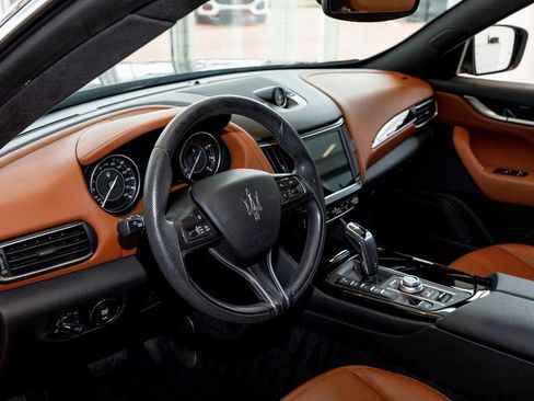 Certified 2022 Maserati Levante GT image 24
