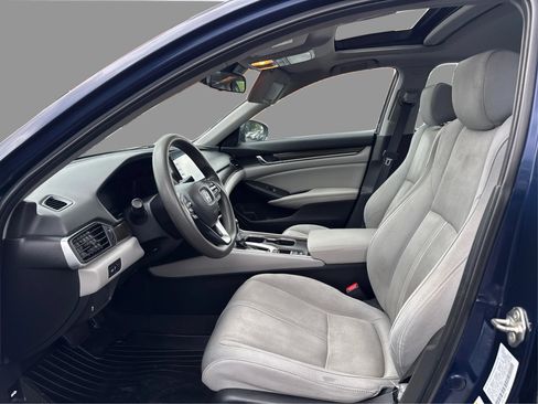 Used 2019 Honda Accord EX image 10