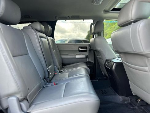 Used 2018 Toyota Sequoia Limited w/ Safety & Convenience Package AWD/4WD image 17