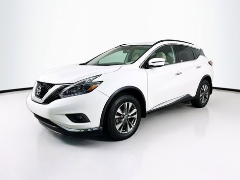 Used 2018 Nissan Murano SV image 3