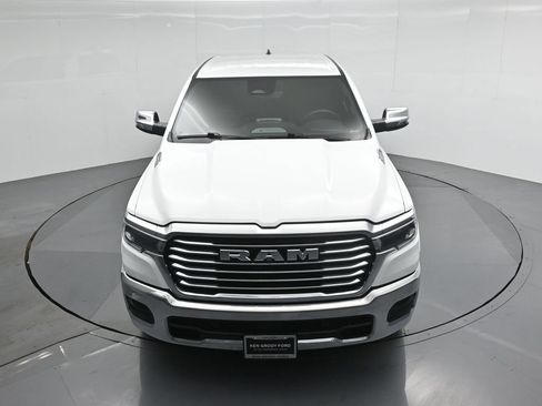 Used 2025 RAM 1500 Laramie AWD/4WD image 39