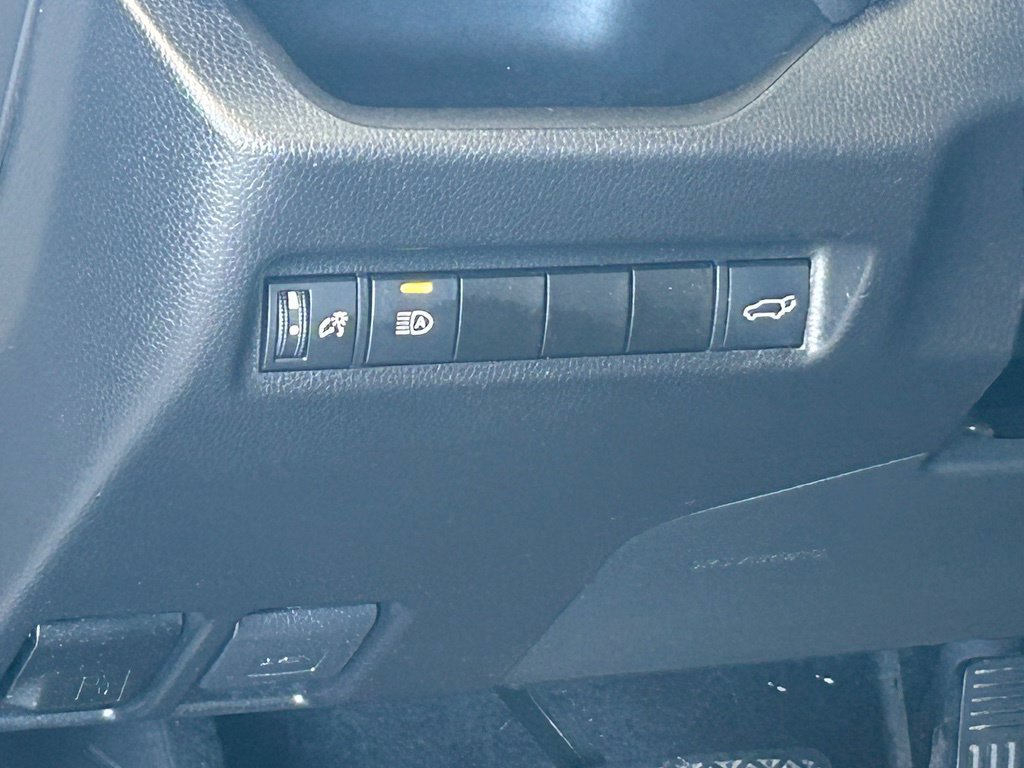 Used 2022 Toyota RAV4 XLE w/ Convenience Package FWD image 36