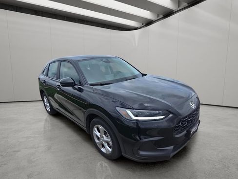 Used 2025 Honda HR-V LX image 8