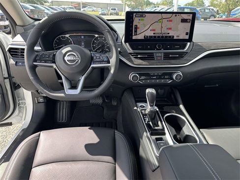 New 2025 Nissan Altima 2.5 SL image 18