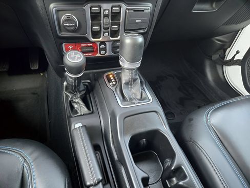 Used 2024 Jeep Wrangler Unlimited Rubicon 4xe AWD/4WD image 18