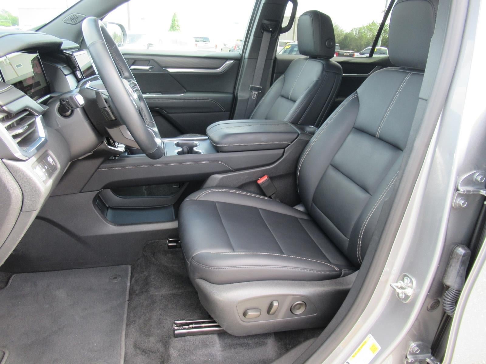 Used 2026 GMC Acadia Elevation w/ Elevation Premium Package FWD image 20