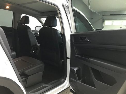 Used 2019 Volkswagen Atlas SE FWD image 17