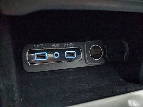 Used 2021 Jeep Grand Cherokee Limited w/ Luxury Group II image 24