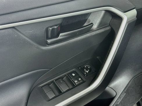 Certified 2023 Toyota RAV4 LE AWD/4WD image 18