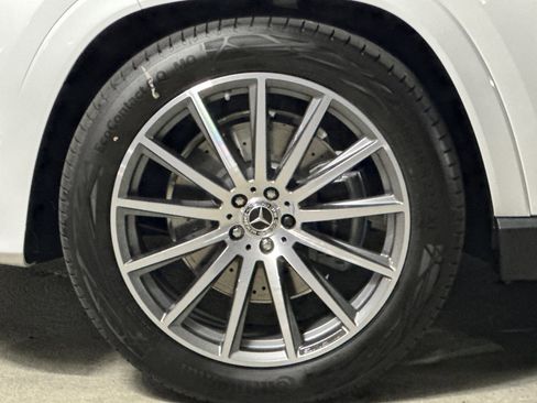 New 2026 Mercedes-Benz GLS 580 4MATIC image 11