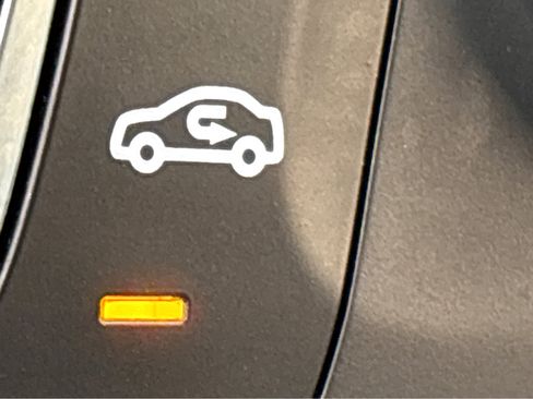 Used 2023 Chevrolet Equinox LT image 23