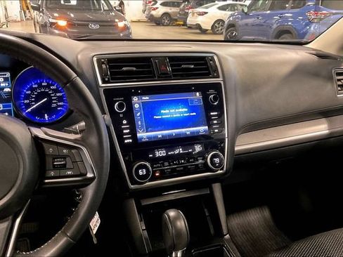 Used 2019 Subaru Outback 2.5i Premium AWD/4WD image 6