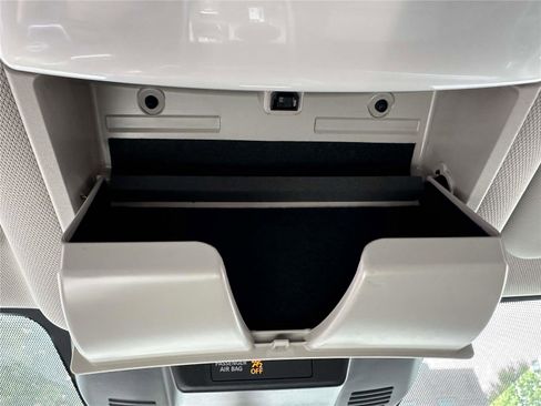 Certified 2022 Nissan Rogue SV image 33