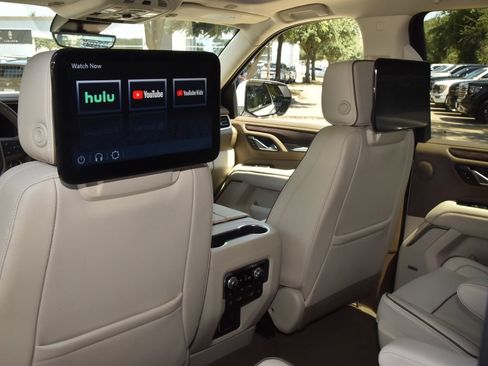 Used 2024 GMC Yukon XL Denali w/ Advanced Technology Package AWD/4WD image 19