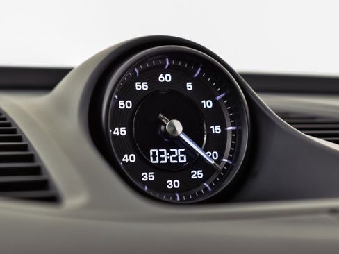 Certified 2025 Porsche Macan 4S Electric w/ Premium Package image 17