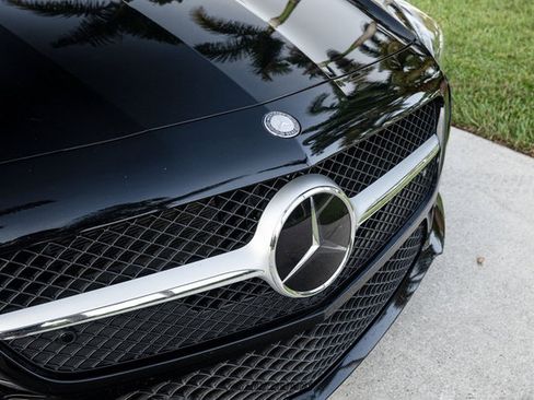 Used 2016 Mercedes-Benz SL 550 image 59