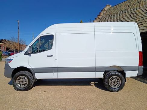 Used 2025 Mercedes-Benz Sprinter 2500 image 7