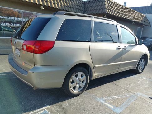Used 2007 Toyota Sienna LE image 2