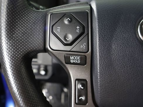 Used 2018 Toyota Tacoma TRD Off-Road AWD/4WD image 38