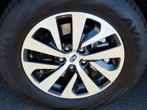 Certified 2025 Subaru Outback Premium w/ Popular Package #1A image 11