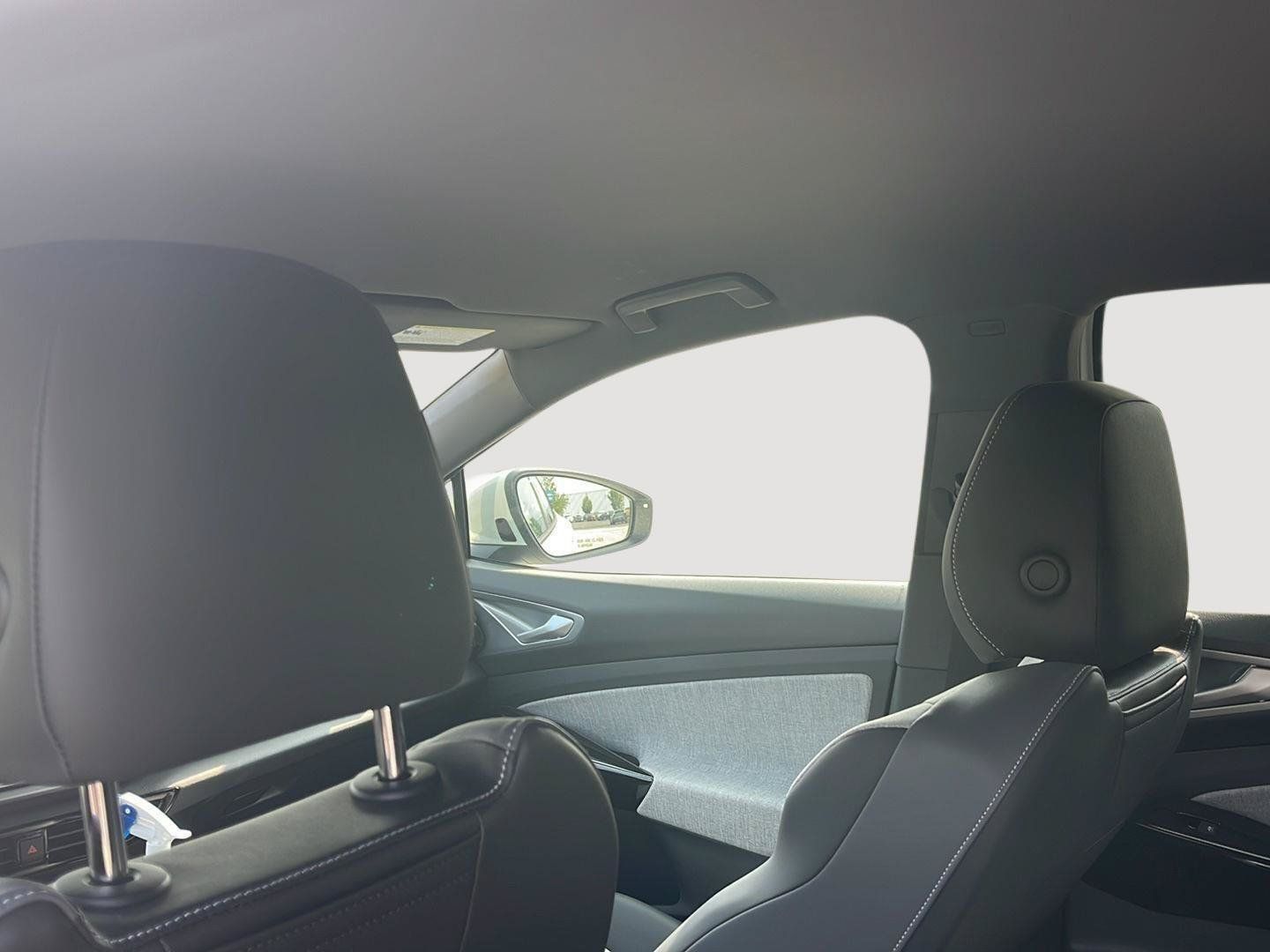Certified 2025 Volkswagen ID.4 Pro AWD/4WD image 18