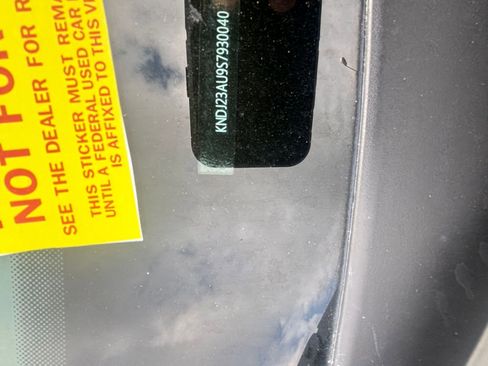 Used 2025 Kia Soul LX w/ LX Technology Package image 9