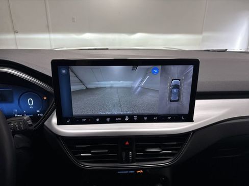 Used 2024 Ford Escape Platinum image 37