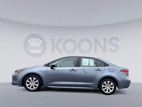 Used 2024 Toyota Corolla LE image 2