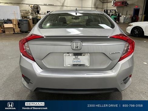 Used 2018 Honda Civic Touring image 8