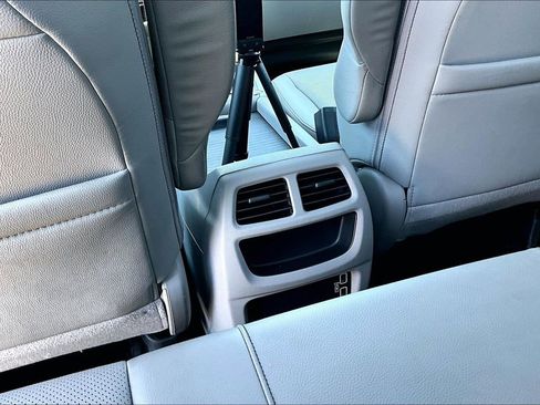 Used 2022 Honda Ridgeline RTL-E image 11