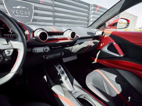 Used 2018 Ferrari 812 Superfast image 61