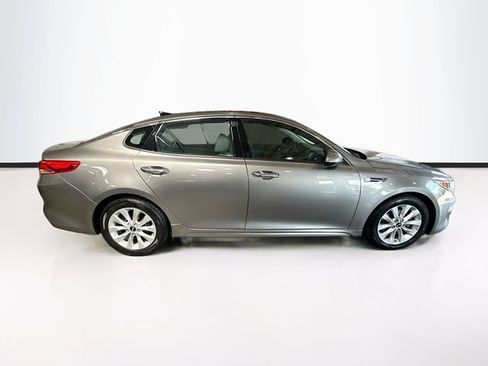 Used 2017 Kia Optima EX w/ Premium Package FWD image 5