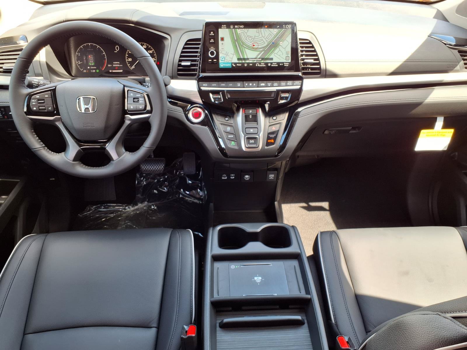 New 2026 Honda Odyssey Touring image 3