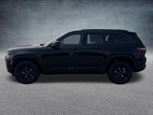 New 2026 Jeep Grand Cherokee Altitude AWD/4WD image 3
