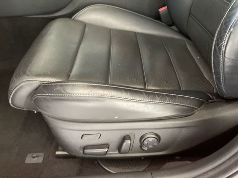 Used 2018 Kia Stinger GT2 AWD/4WD image 12