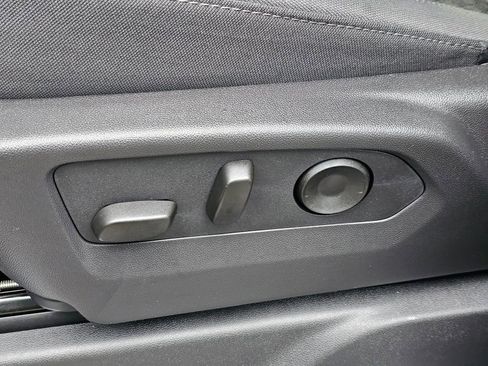 Used 2025 GMC Sierra 1500 Elevation image 23