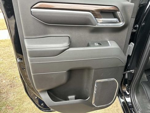 Used 2023 Chevrolet Silverado 1500 LT AWD/4WD image 10