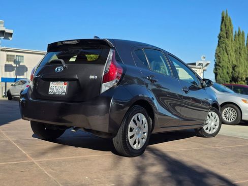 Used 2016 Toyota Prius C One image 13