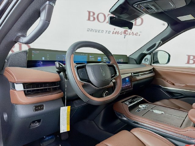 New 2026 Lincoln Navigator Reserve AWD/4WD image 9