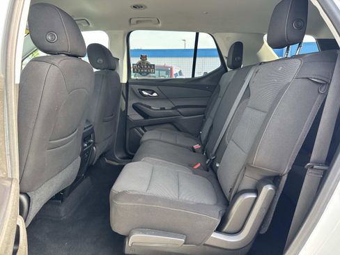 Used 2018 Chevrolet Traverse LT image 25