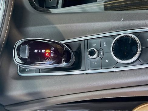 Used 2021 Cadillac Escalade ESV Sport w/ LPO, ONYX Package image 23