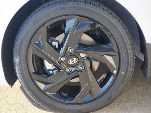 New 2026 Hyundai Elantra SEL Sport FWD image 7