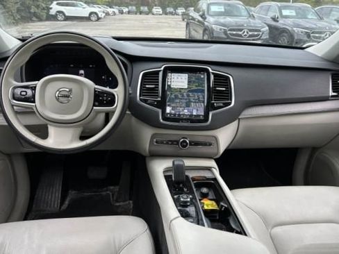 Used 2023 Volvo XC90 B5 Plus w/ Protection Package Premier AWD/4WD image 7